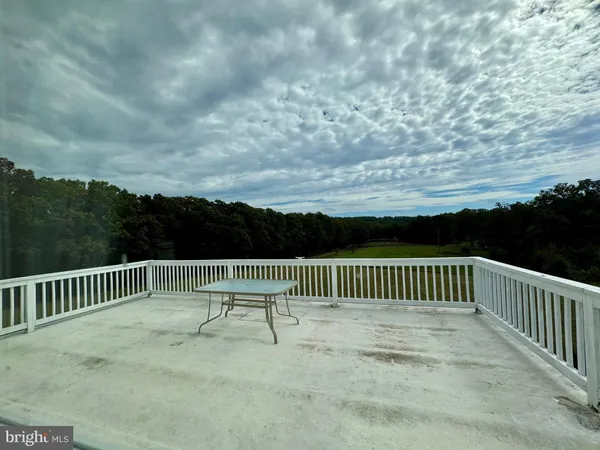 $589,900 | 220 Snappy Lane, Winchester, VA 22602