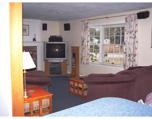 54 Glen Road Barnstable, MA 02601 - Photo 4 of 5 Gallery Image 4