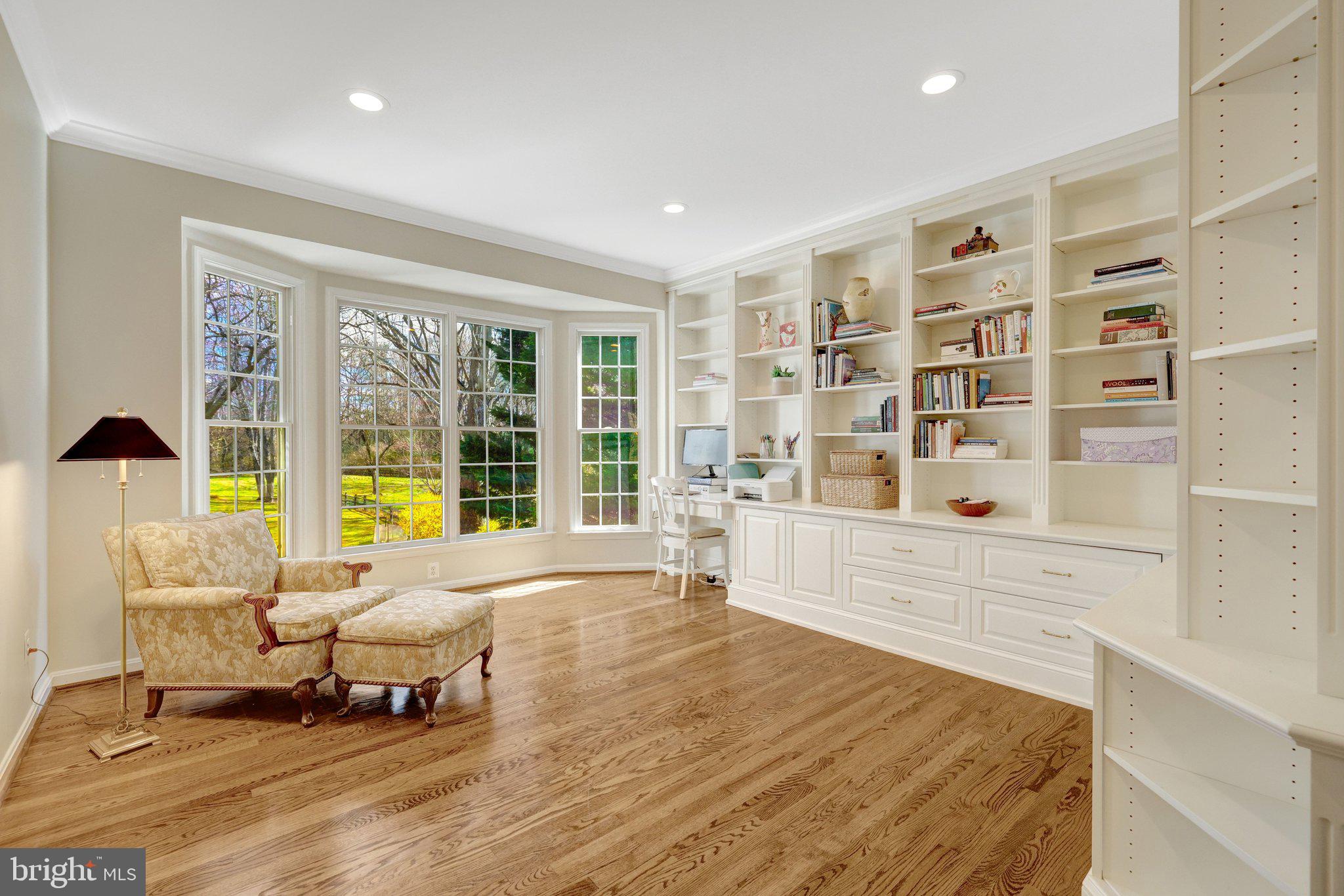 1827 Beulah Road Vienna, VA 22182 - Photo 34 of 91 Huge office with Built-Ins!