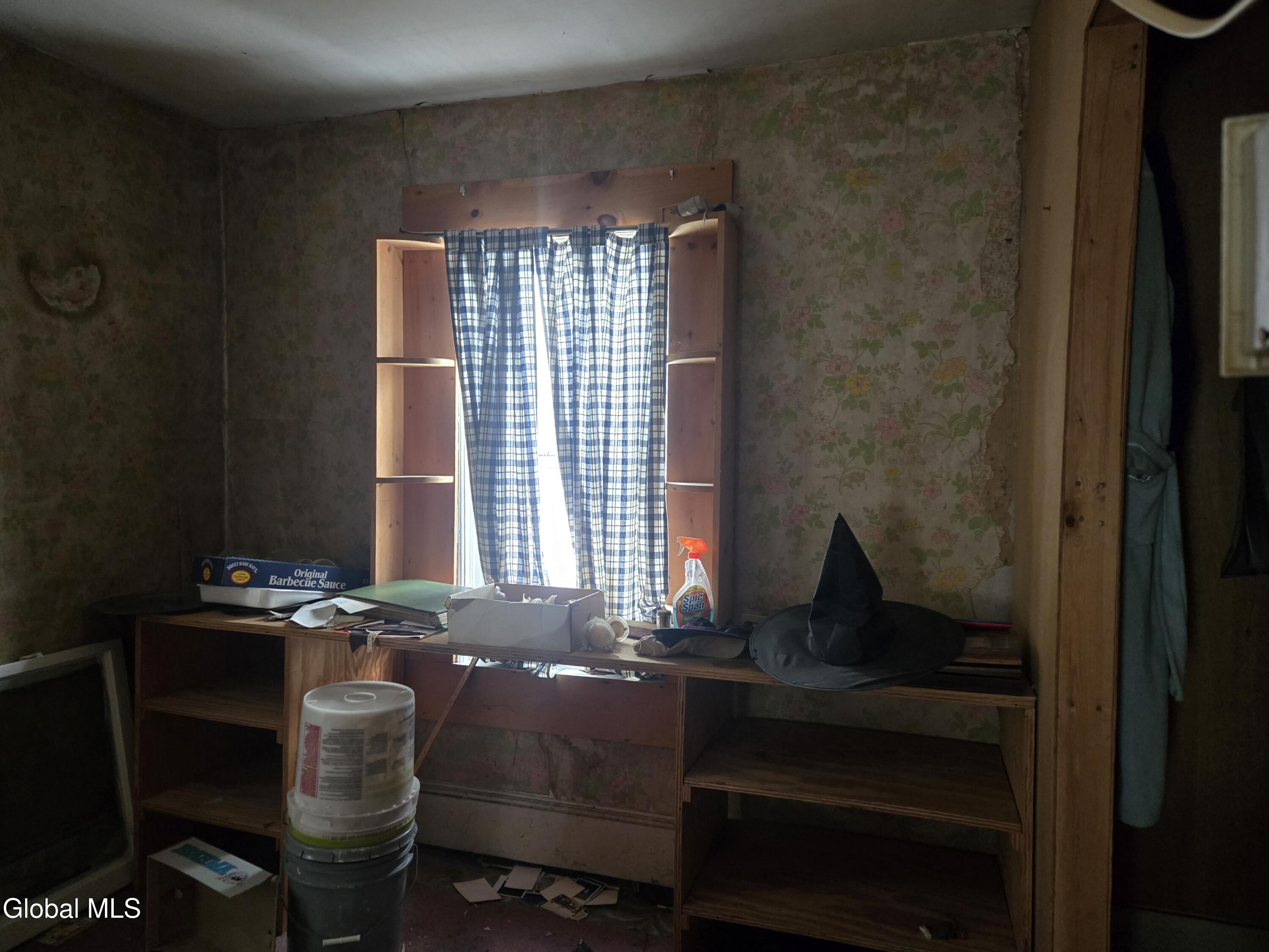 36 3rd Street Hoosick Falls, NY 12090 - Photo 11 of 17 20251212_144324