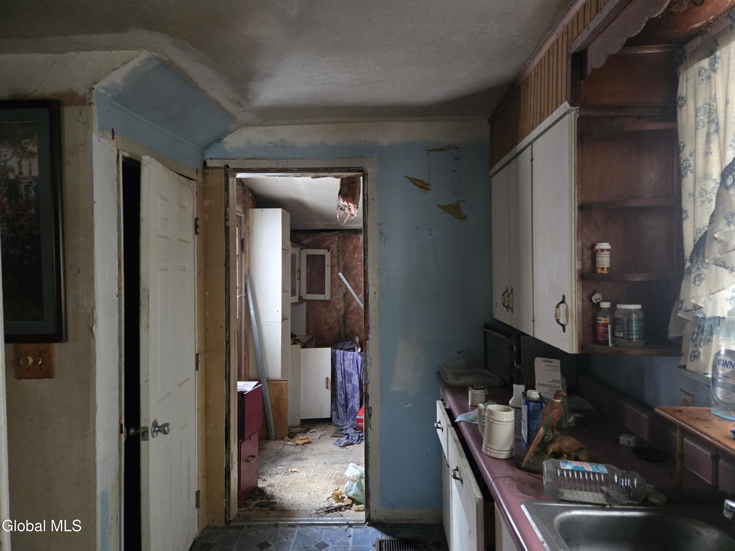 36 3rd Street Hoosick Falls, NY 12090 - Photo 8 of 17 20251212_144142