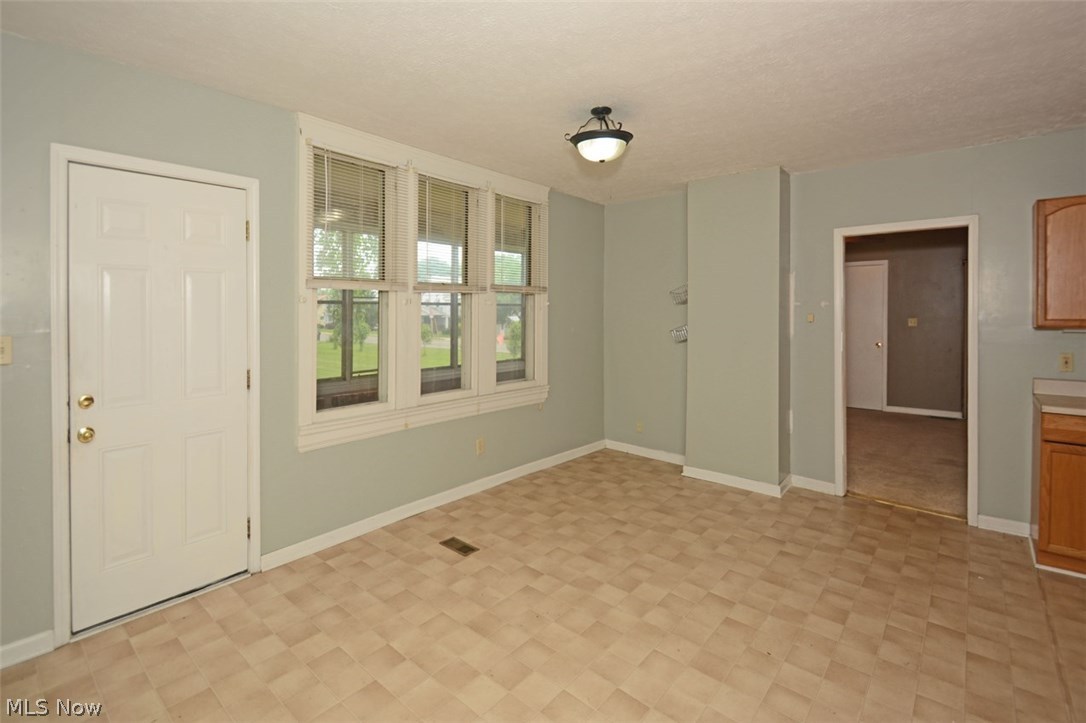 451 West Schaaf Road Cleveland, OH 44109 - Photo 7 of 32 Gallery Image 7
