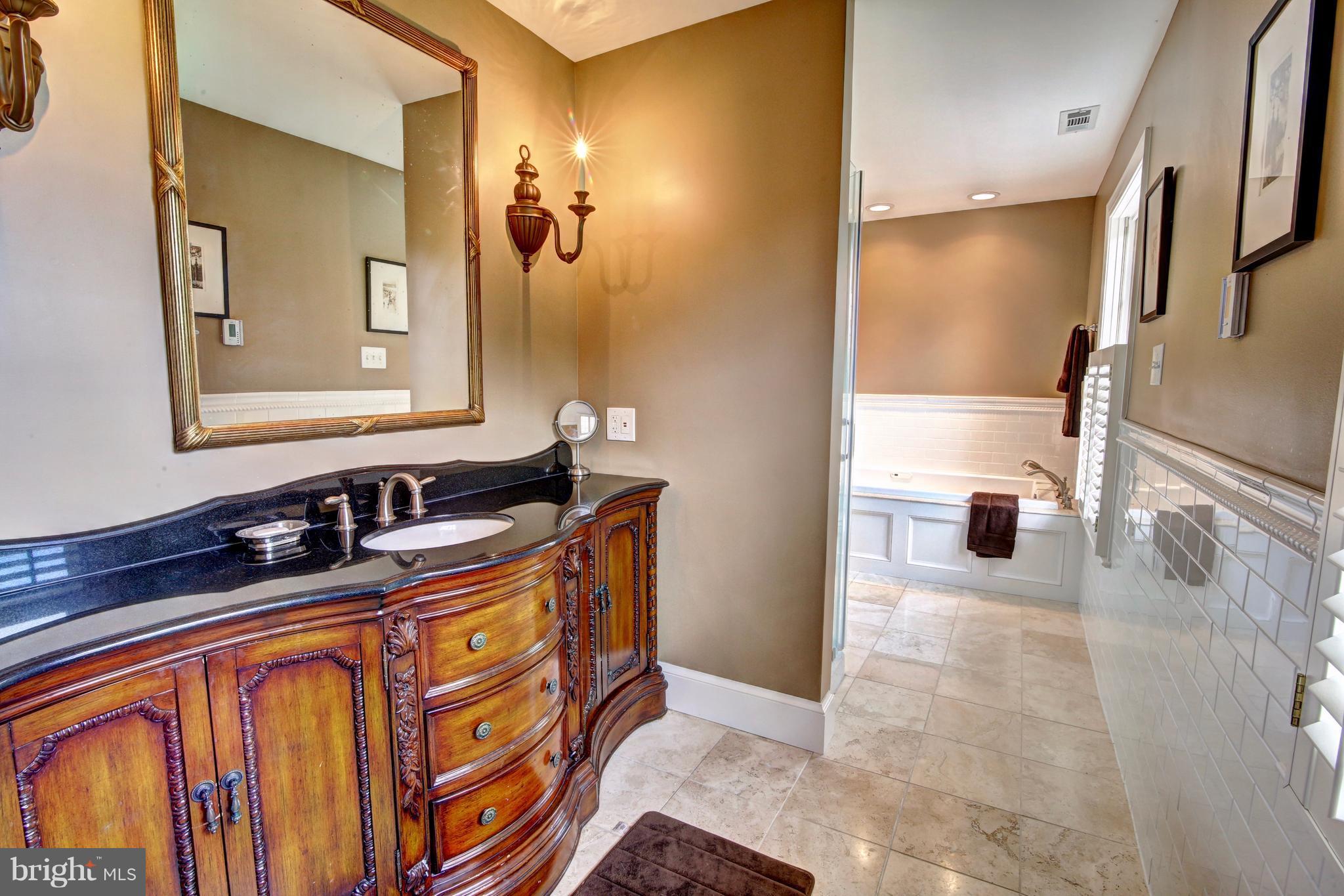 21257 St Louis Road Middleburg, VA 20117 - Photo 18 of 30 Bath (Master)
