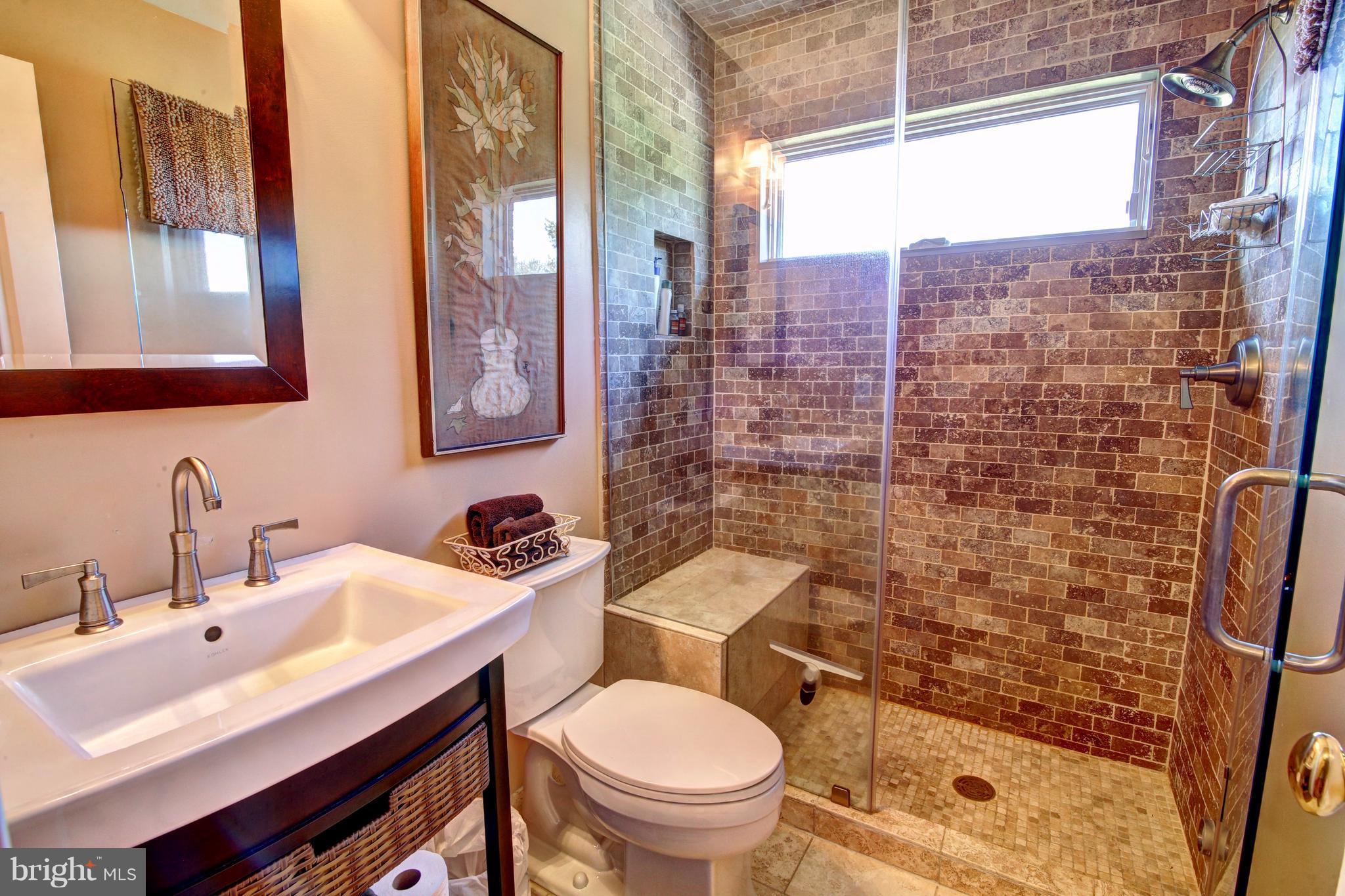 21257 St Louis Road Middleburg, VA 20117 - Photo 23 of 30 Upper Level Full Bath