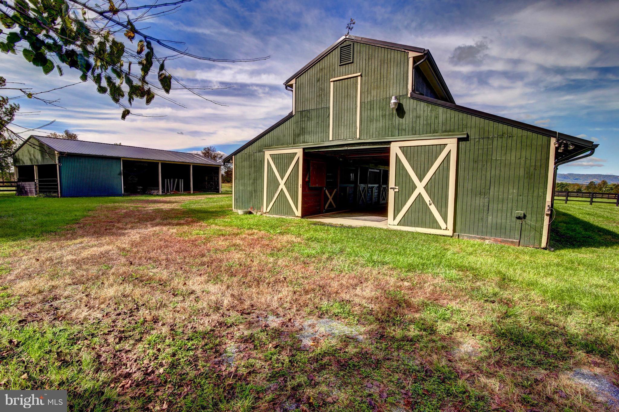 21257 St Louis Road Middleburg, VA 20117 - Photo 4 of 30 Barn and Machine Shed