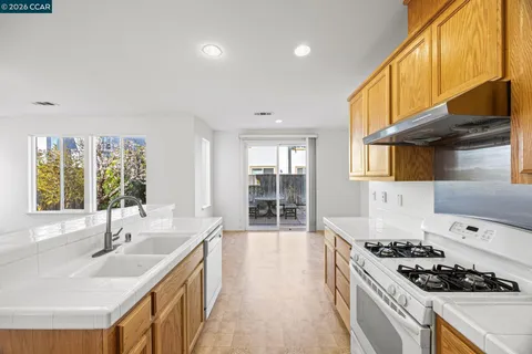 $599,000 | 649 Spillman Circle, Vacaville, CA 95688