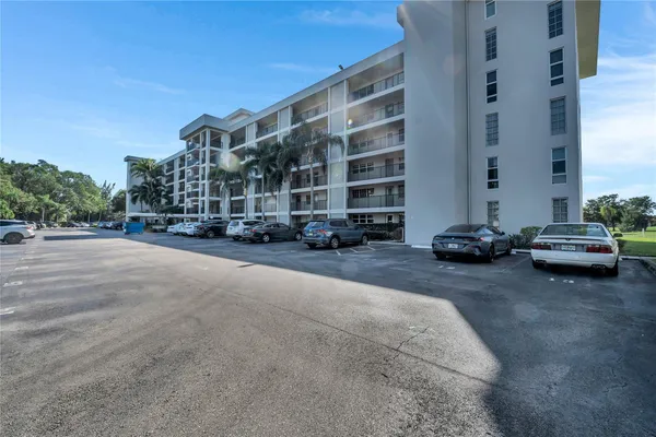 $2,450 | 3001 South Course Drive, Unit 603, Pompano Beach, FL 33069