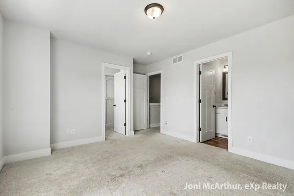 $343,500 | 6652 South South Square Lane Northeast, Unit 49, Rockford, MI 49341