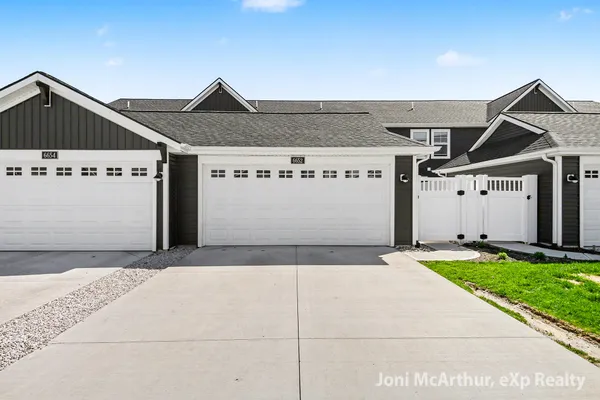 $343,500 | 6652 South South Square Lane Northeast, Unit 49, Rockford, MI 49341