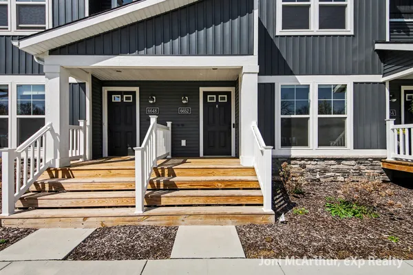 $343,500 | 6652 South South Square Lane Northeast, Unit 49, Rockford, MI 49341