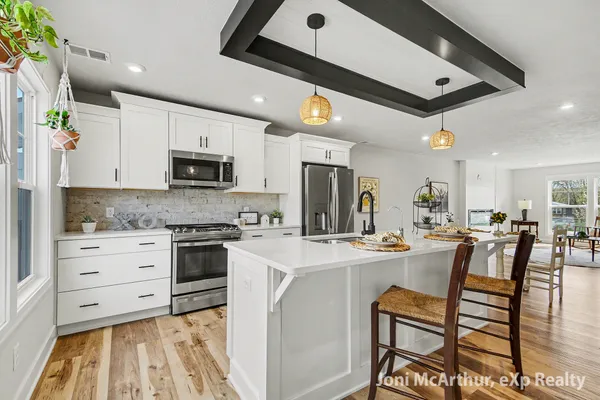 $343,500 | 6652 South South Square Lane Northeast, Unit 49, Rockford, MI 49341