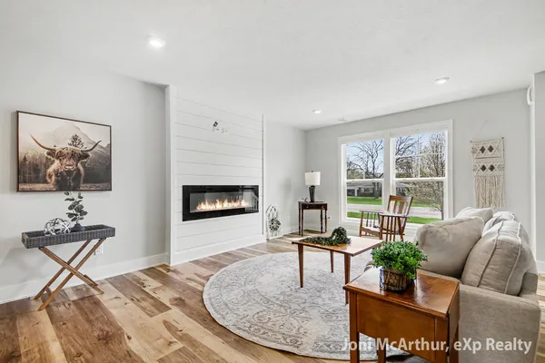 $343,500 | 6652 South South Square Lane Northeast, Unit 49, Rockford, MI 49341