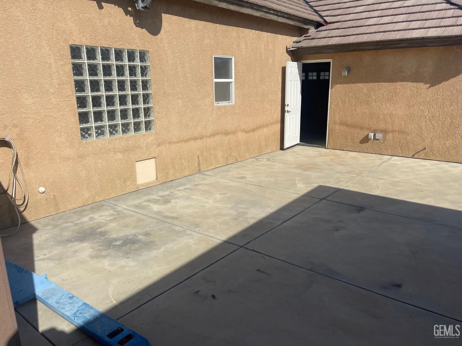 Undisclosed Address Bakersfield, CA 93314 - Photo 26 of 60 a view of an empty room