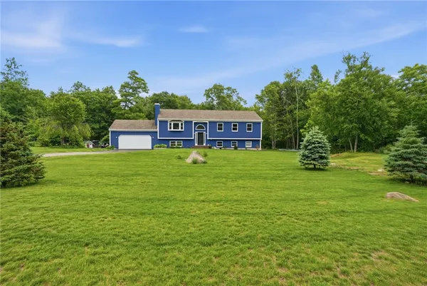 $689,900 | 7 Fox Ridge Drive, Richmond, RI 02898