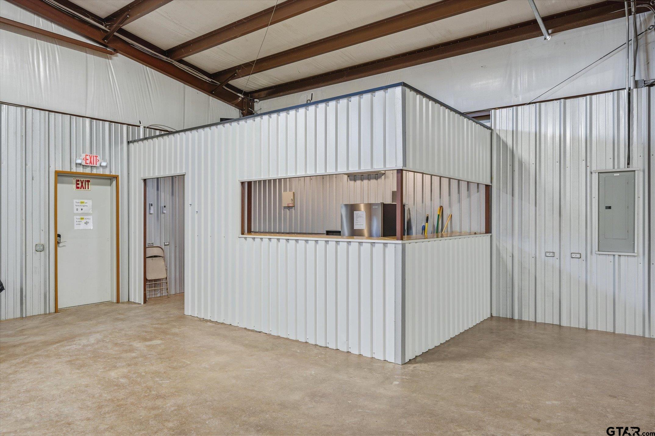 300 Quail Street Van, TX 75790 - Photo 14 of 19 a view of a hallway