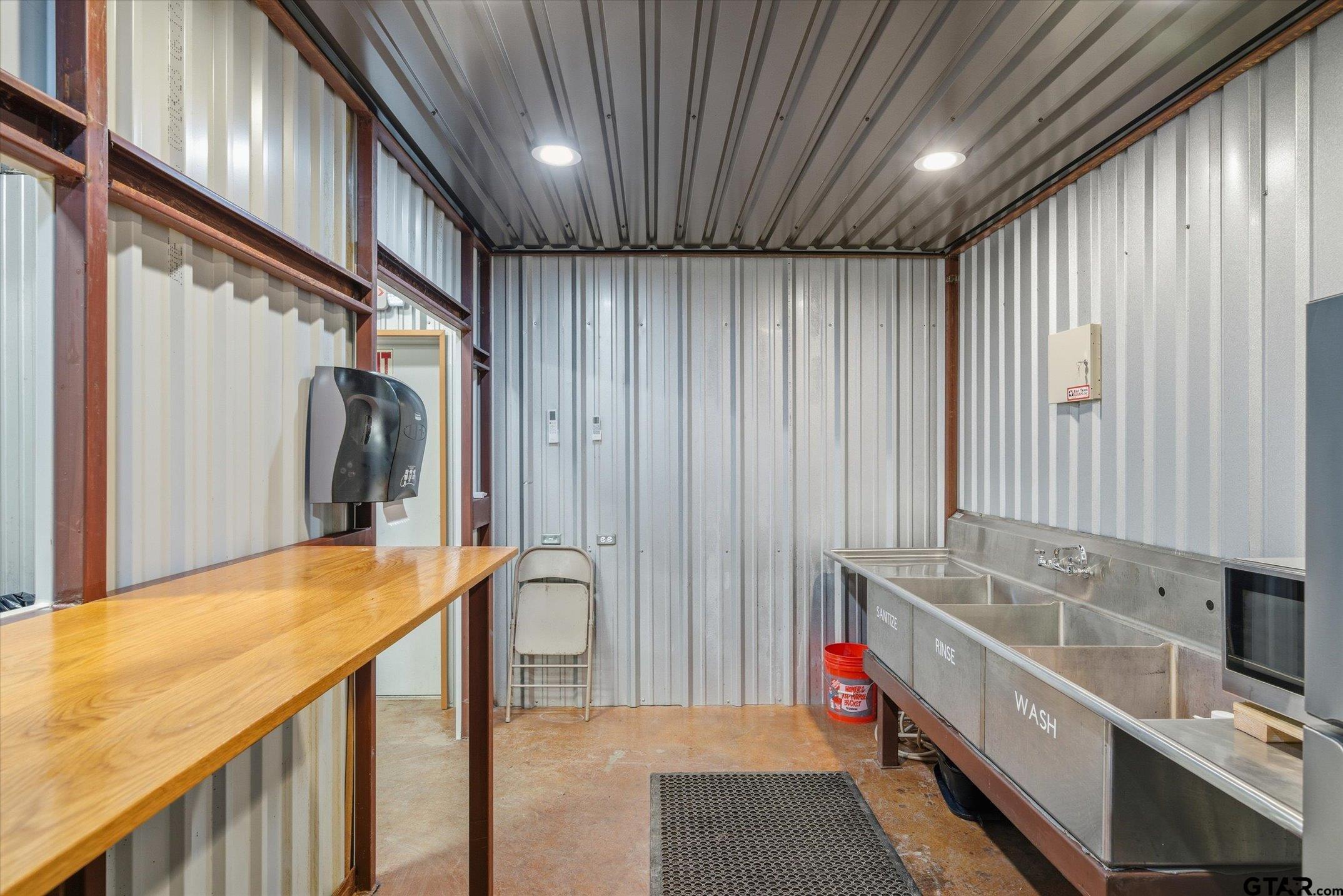 300 Quail Street Van, TX 75790 - Photo 8 of 19 a bathroom with a tub and sink