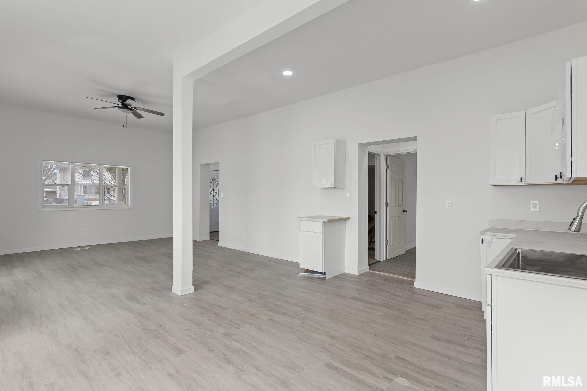 910 South 2nd Street Springfield, IL 62704 - Photo 11 of 40