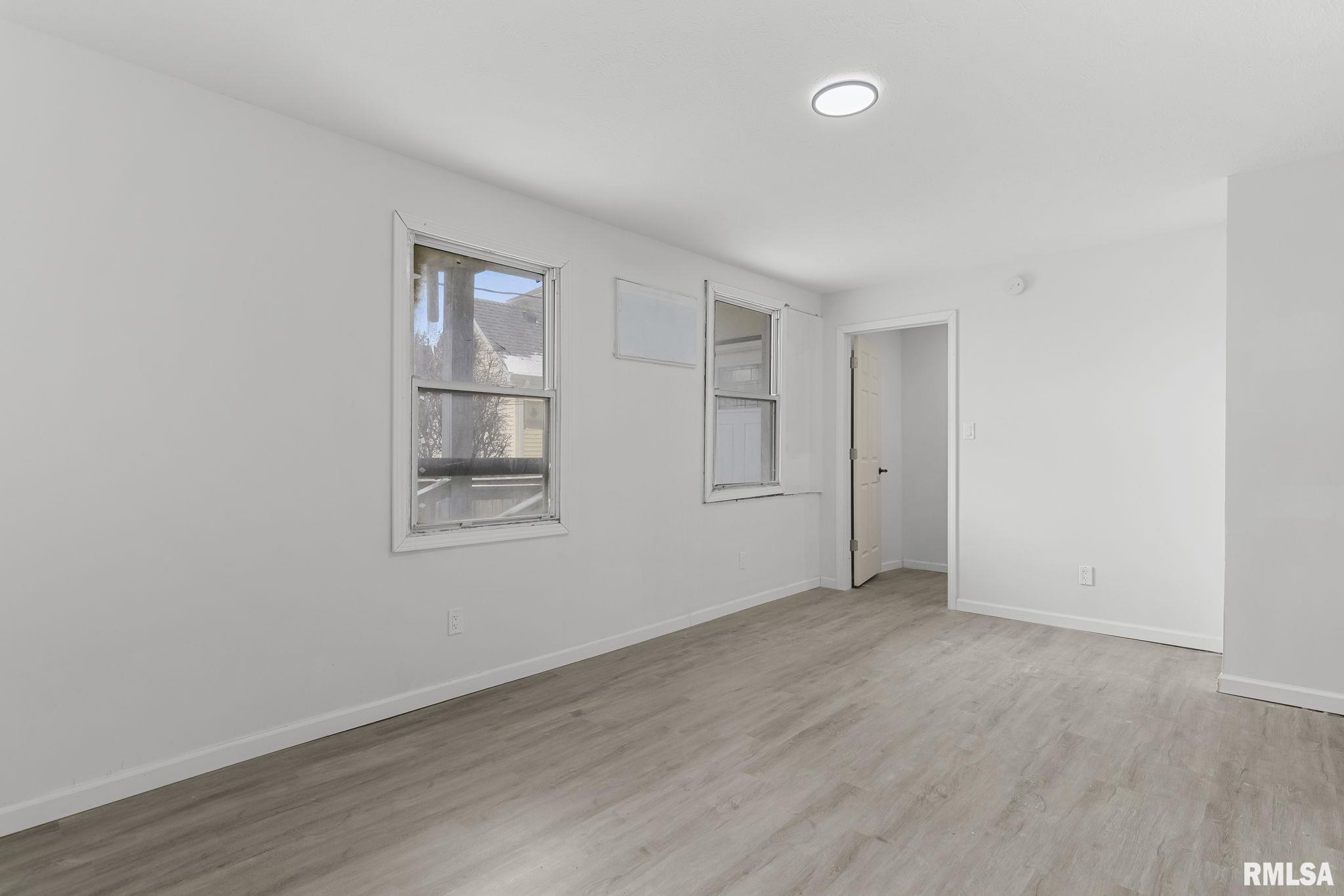 910 South 2nd Street Springfield, IL 62704 - Photo 13 of 40