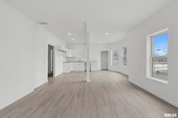 $250,000 | 910 South 2nd Street, Springfield, IL 62704