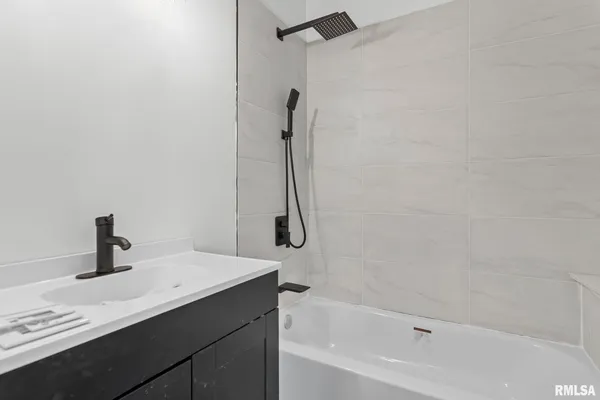 $250,000 | 910 South 2nd Street, Springfield, IL 62704