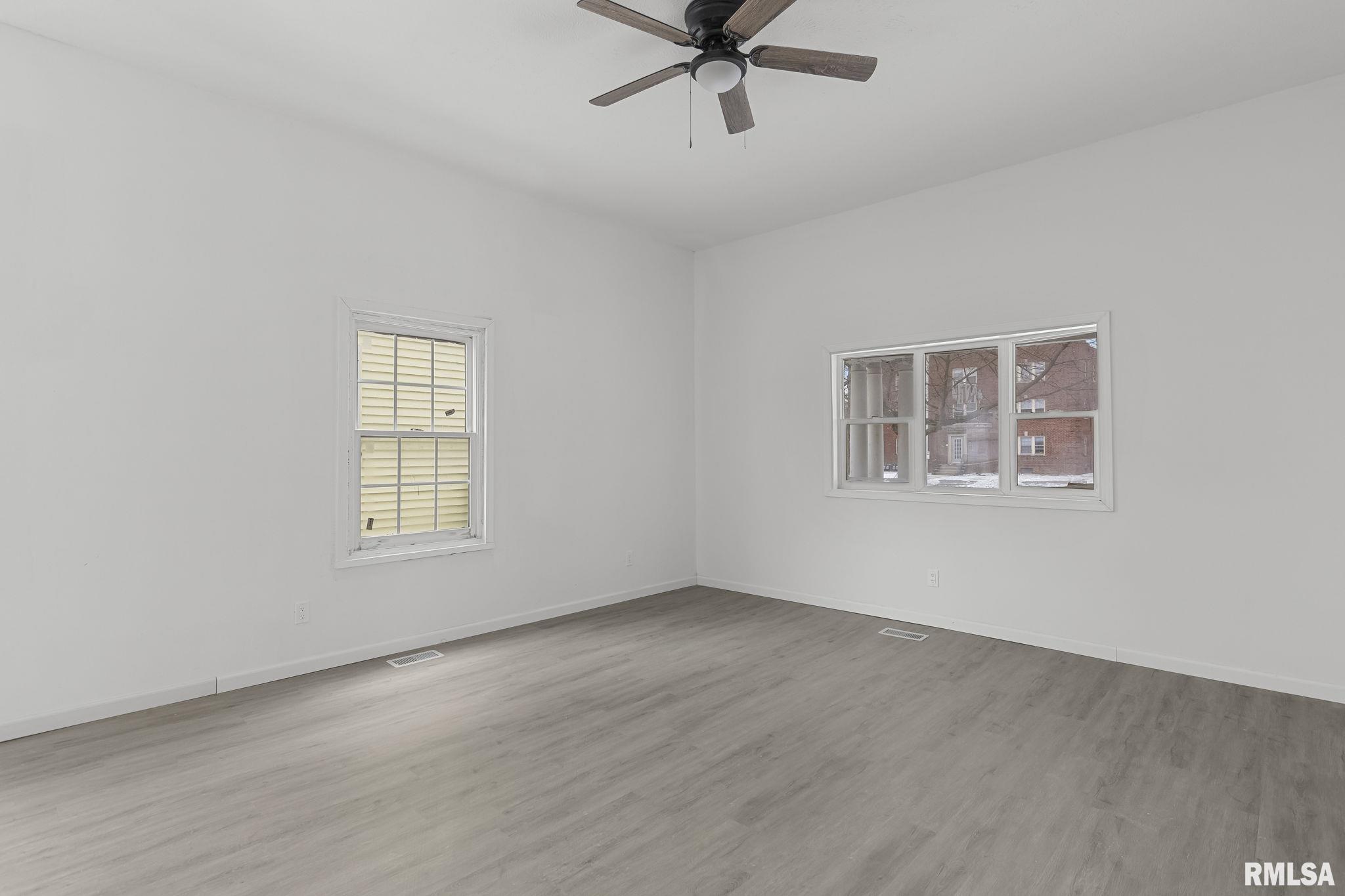 910 South 2nd Street Springfield, IL 62704 - Photo 7 of 40