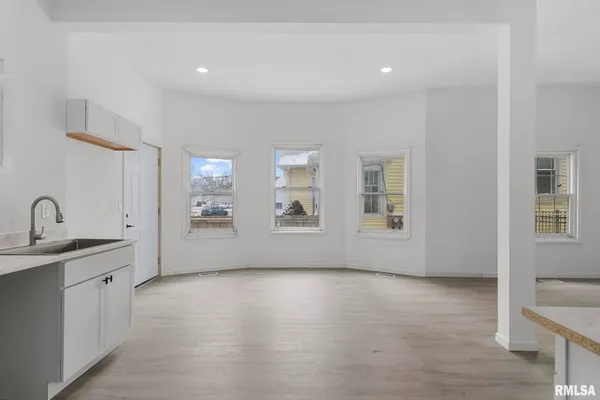 $250,000 | 910 South 2nd Street, Springfield, IL 62704