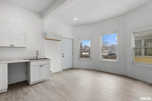 $250,000 | 910 South 2nd Street, Springfield, IL 62704