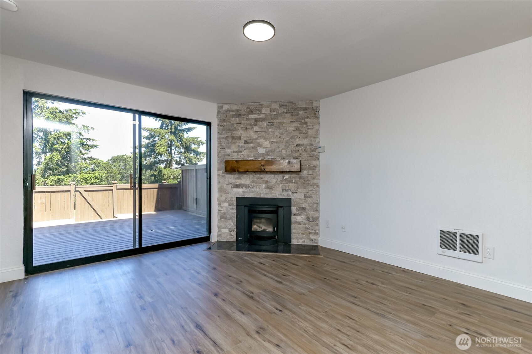 25014 Lake Fenwick Road, Unit 28 Kent, WA 98032 - Photo 8 of 35