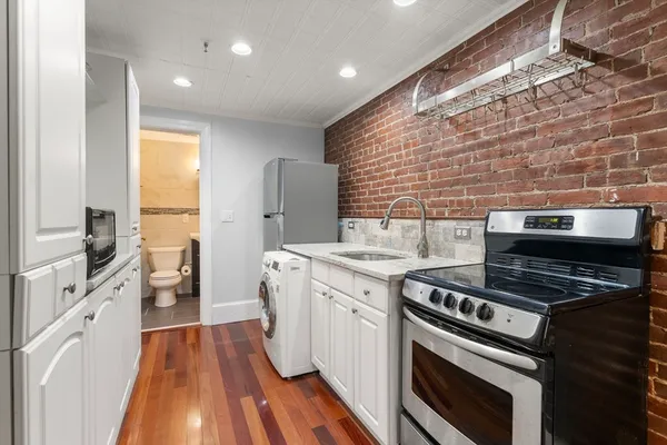 $2,600 | 167 Beacon Street, Unit 2, Boston, MA 02116