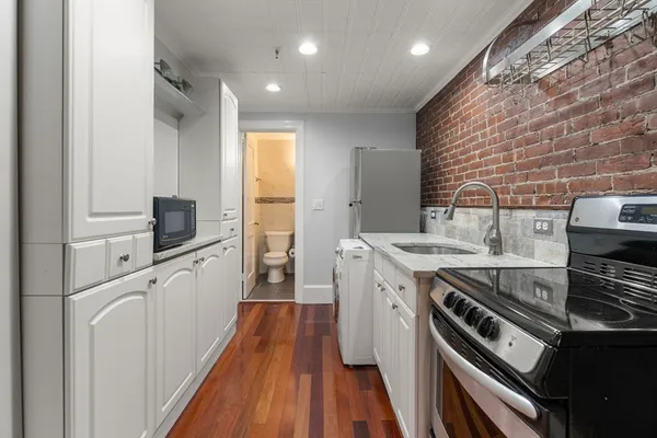 $2,600 | 167 Beacon Street, Unit 2, Boston, MA 02116