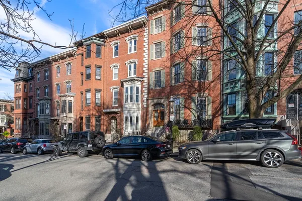 $2,600 | 167 Beacon Street, Unit 2, Boston, MA 02116
