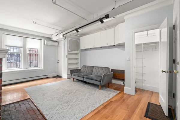 $2,600 | 167 Beacon Street, Unit 2, Boston, MA 02116