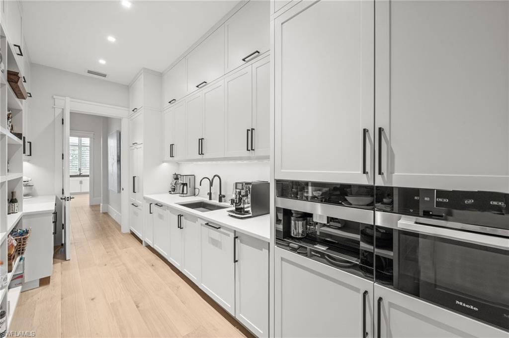 2191 Coach House Lane Naples, FL 34105 - Photo 14 of 48