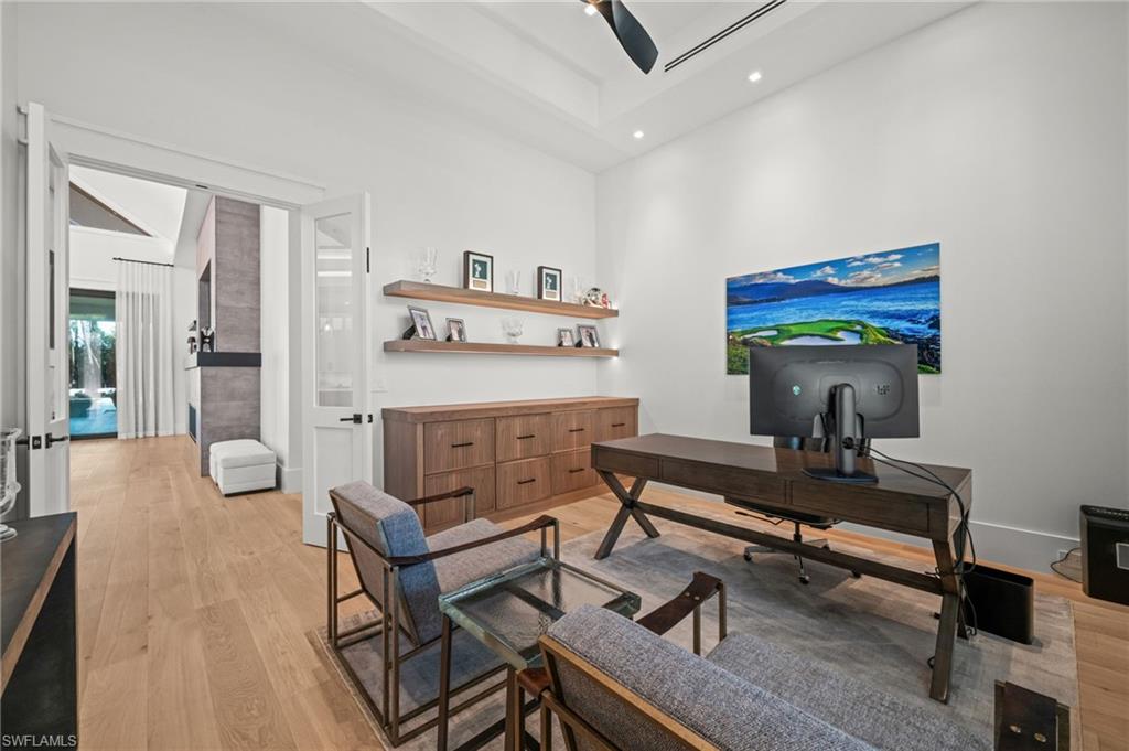 2191 Coach House Lane Naples, FL 34105 - Photo 17 of 48