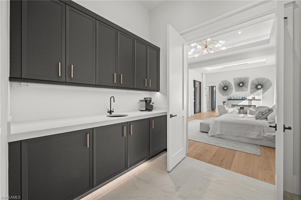 2191 Coach House Lane Naples, FL 34105 - Photo 21 of 48