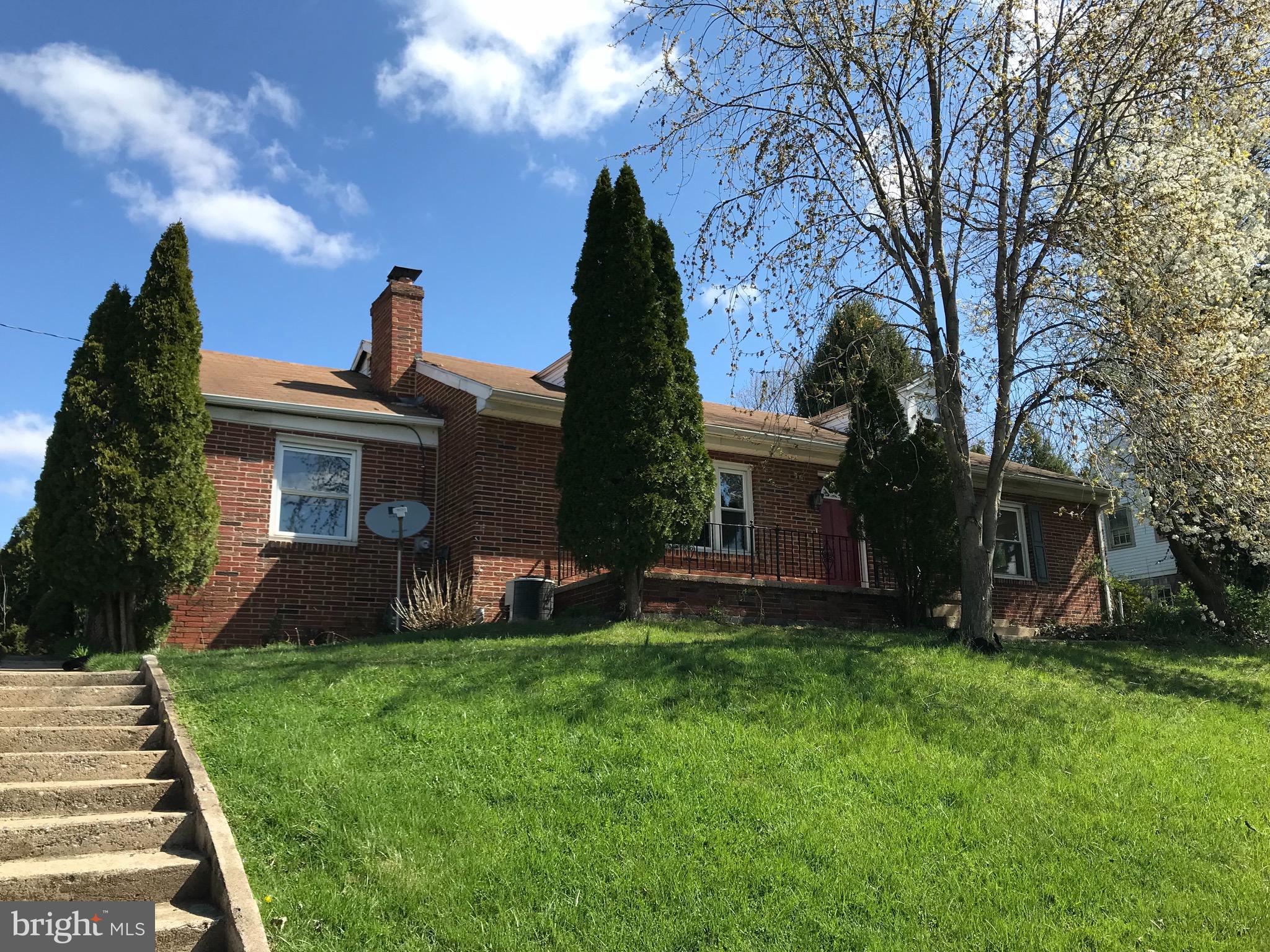 811 Bonneview Road York, PA 17406 - Photo 1 of 30 Gallery Image 1