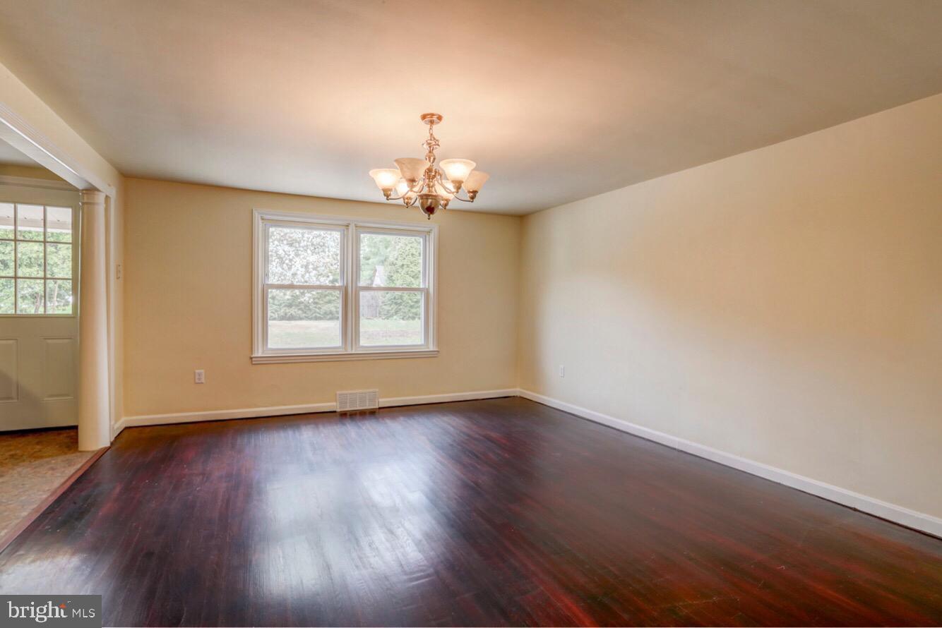 811 Bonneview Road York, PA 17406 - Photo 5 of 30 Gallery Image 5
