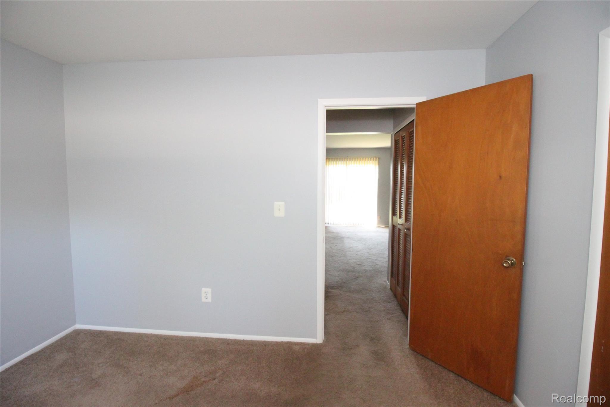 18030 Martin Road Roseville, MI 48066 - Photo 17 of 23 IMG_4028.JPG