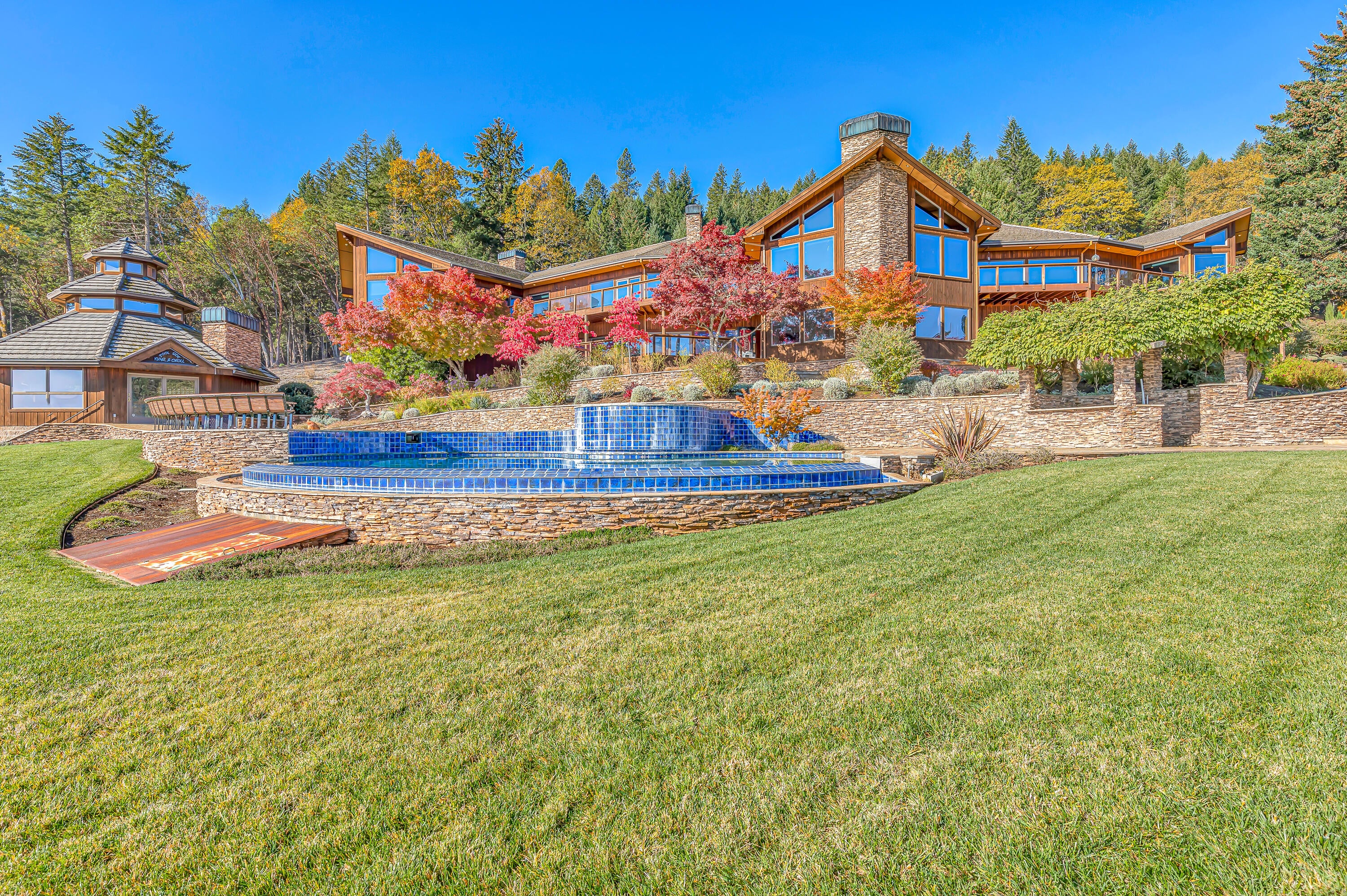6380 Tunnel Loop Road Grants Pass, OR 97526 - Photo 61 of 83 Pool and Hot Tub