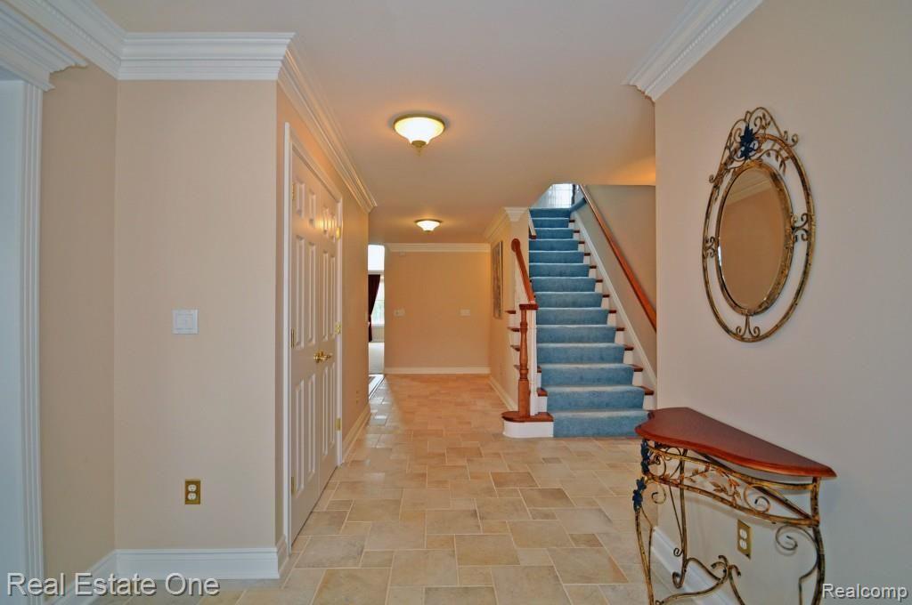 1271 South Renaud Road Grosse Pointe, MI 48236 - Photo 5 of 46 Large foyer greets you