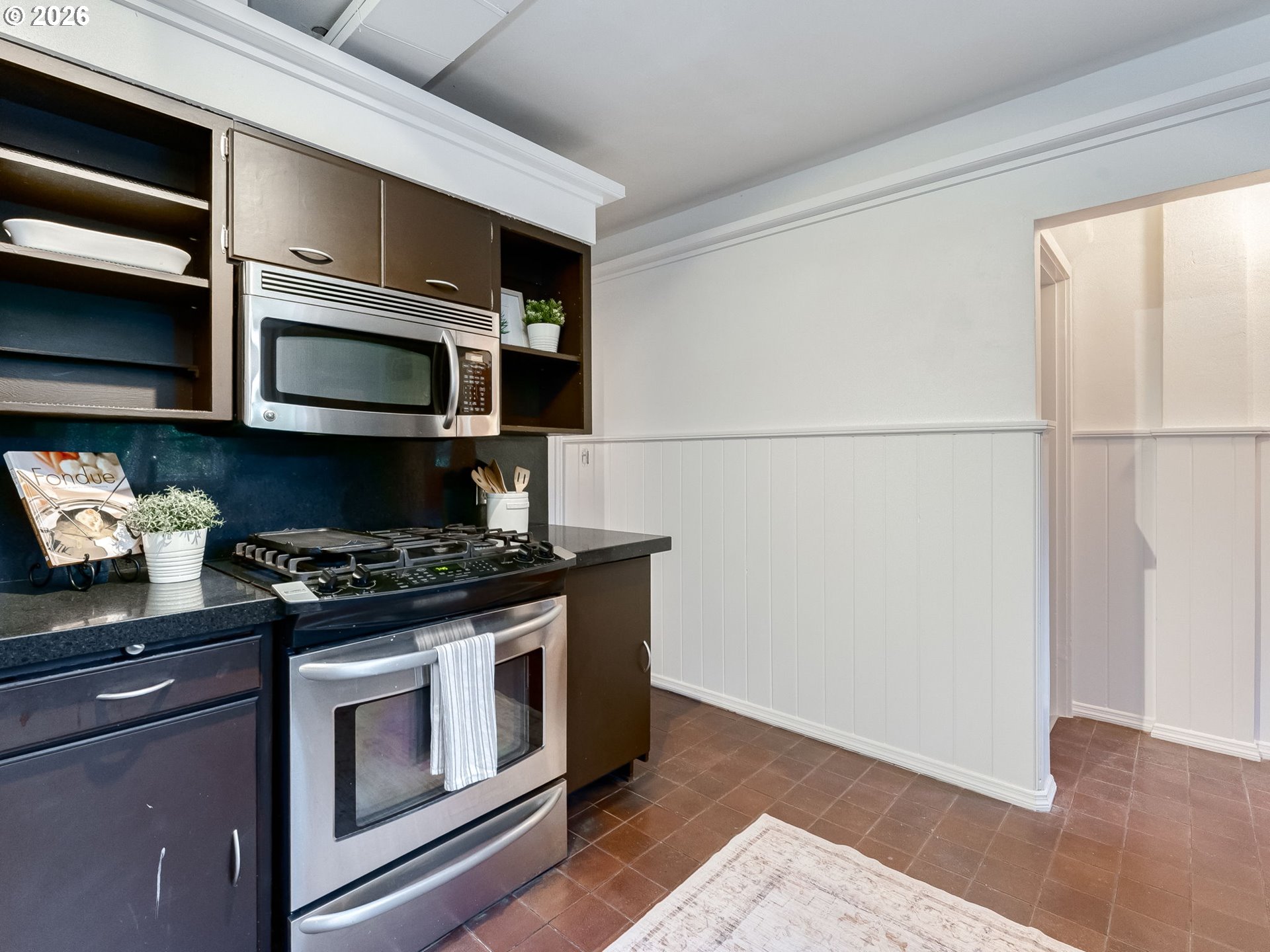 3690 Southwest 96th Avenue Portland, OR 97225 - Photo 15 of 47