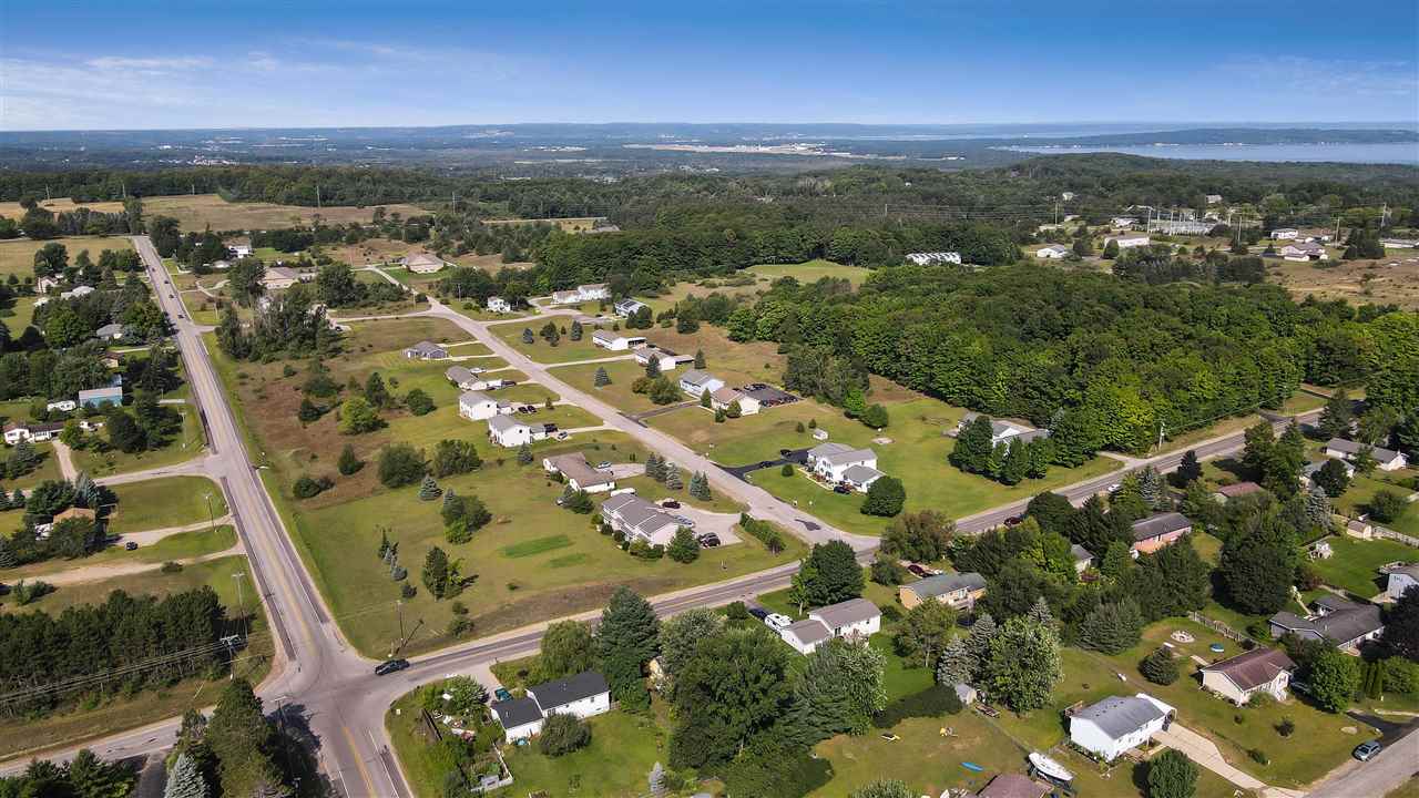 1618 Rasho Road Traverse City, MI 49696 - Photo 30 of 35 1892822-40.JPG