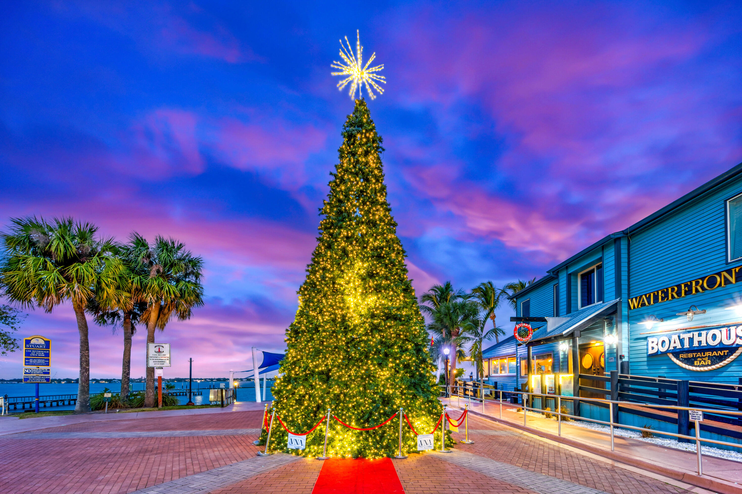 41 Southwest Seminole Street, Unit 306 Stuart, FL 34994 - Photo 43 of 45 Downtown Stuart Xmas-3