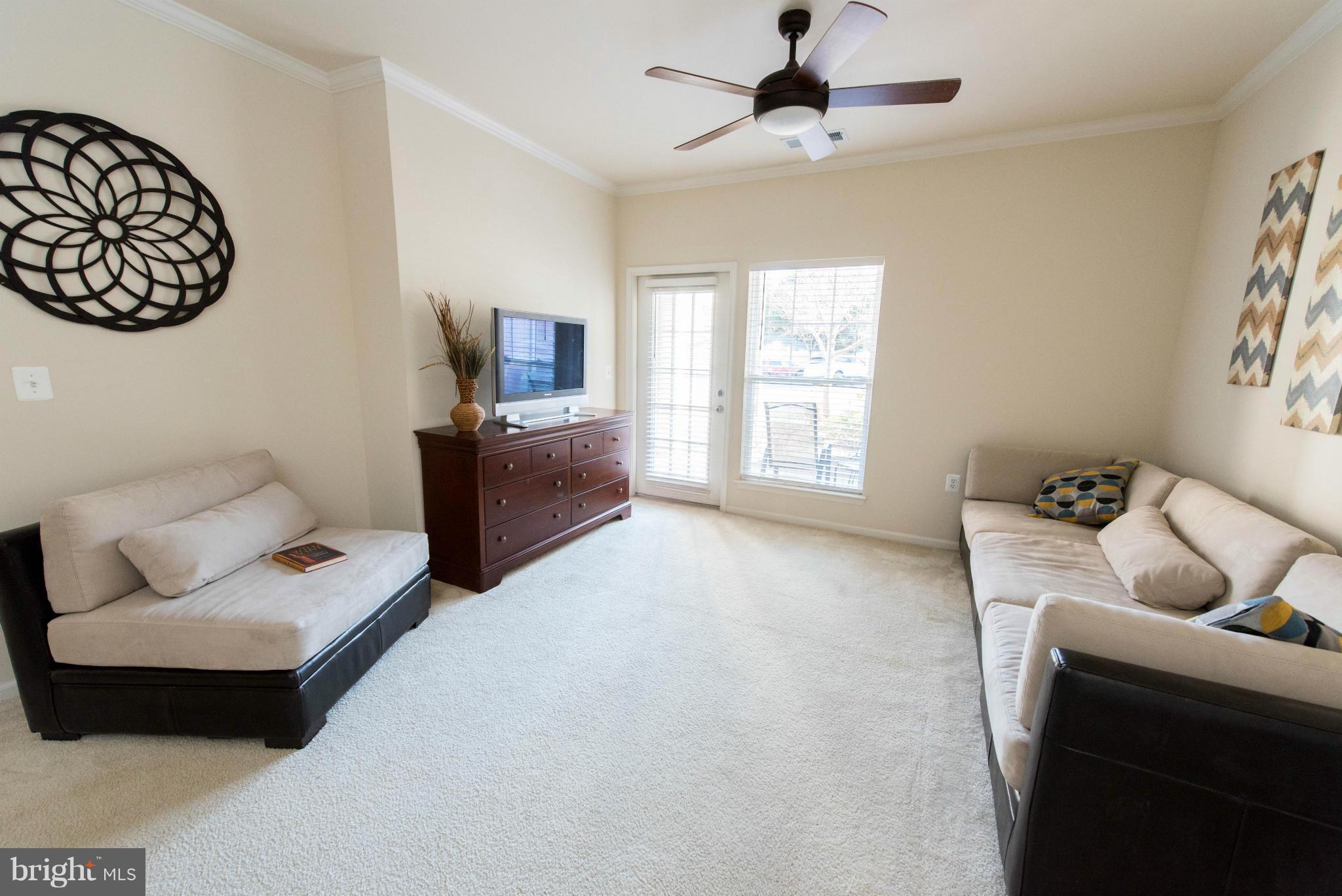 1516 North Point Drive, Unit 104 Reston, VA 20194 - Photo 5 of 25 Living Room