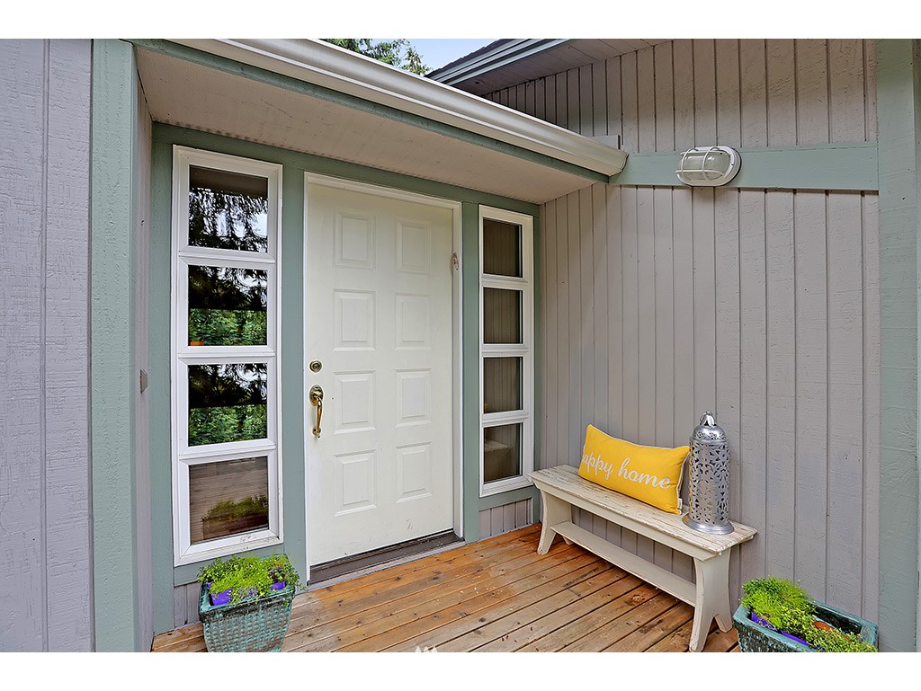 9220 Southeast 68th Street Mercer Island, WA 98040 - Photo 2 of 22