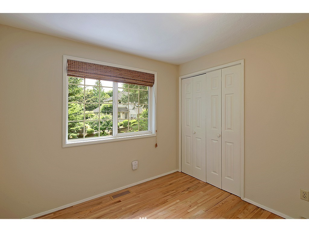 9220 Southeast 68th Street Mercer Island, WA 98040 - Photo 16 of 22