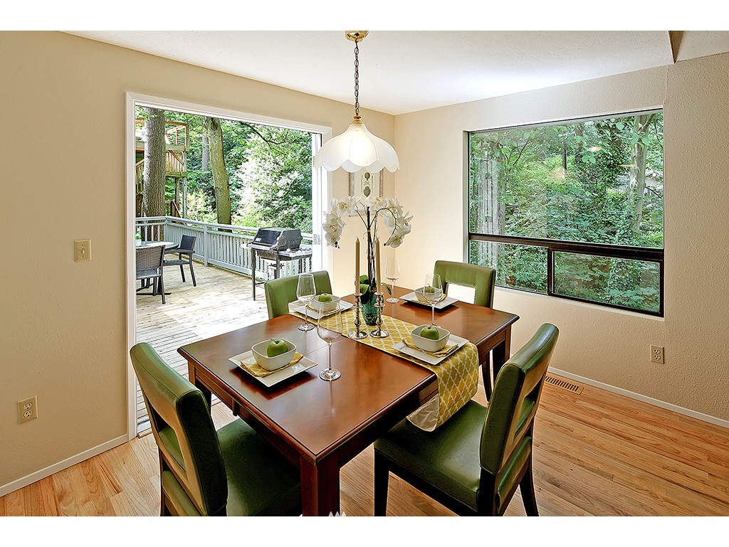 9220 Southeast 68th Street Mercer Island, WA 98040 - Photo 6 of 22