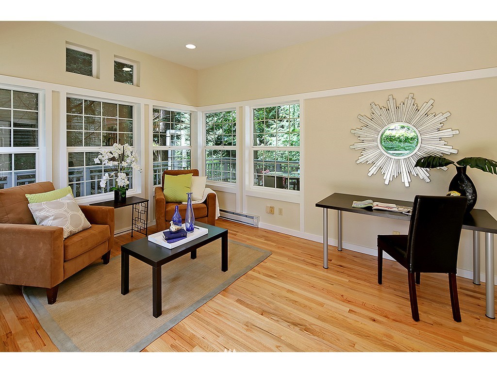 9220 Southeast 68th Street Mercer Island, WA 98040 - Photo 10 of 22