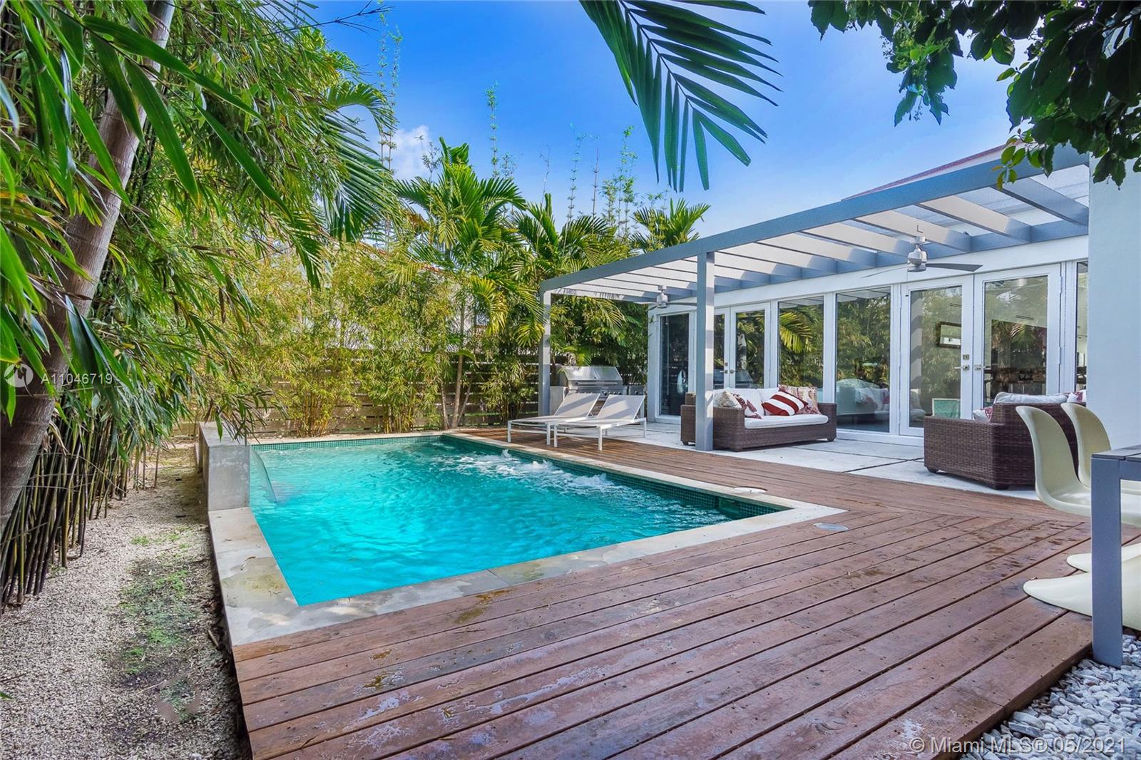 338 Southwest 31st Road Miami, FL 33129 - Photo 7 of 33