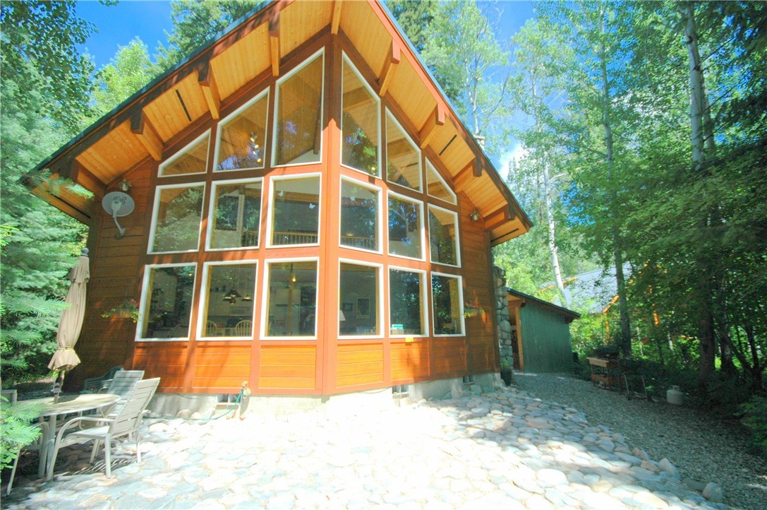 16 Mercer Road Mazama, WA 98833 - Photo 1 of 25 Gallery Image 1